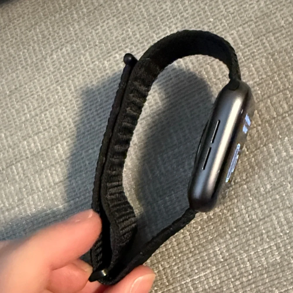 Series 3 44mm (GPS) Apple Smartwatch with Black Band